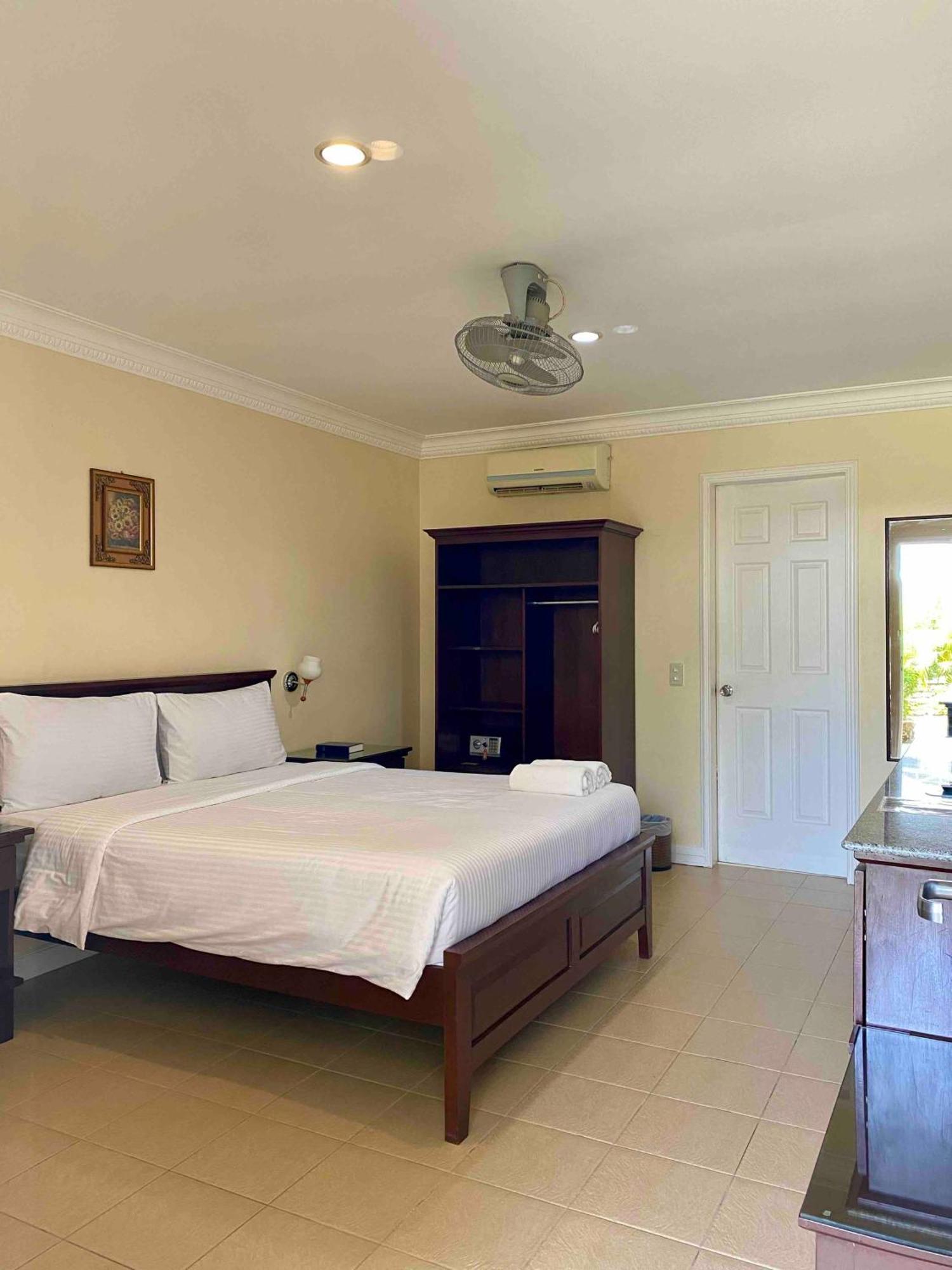 Panglao Regents Park Resort מראה חיצוני תמונה