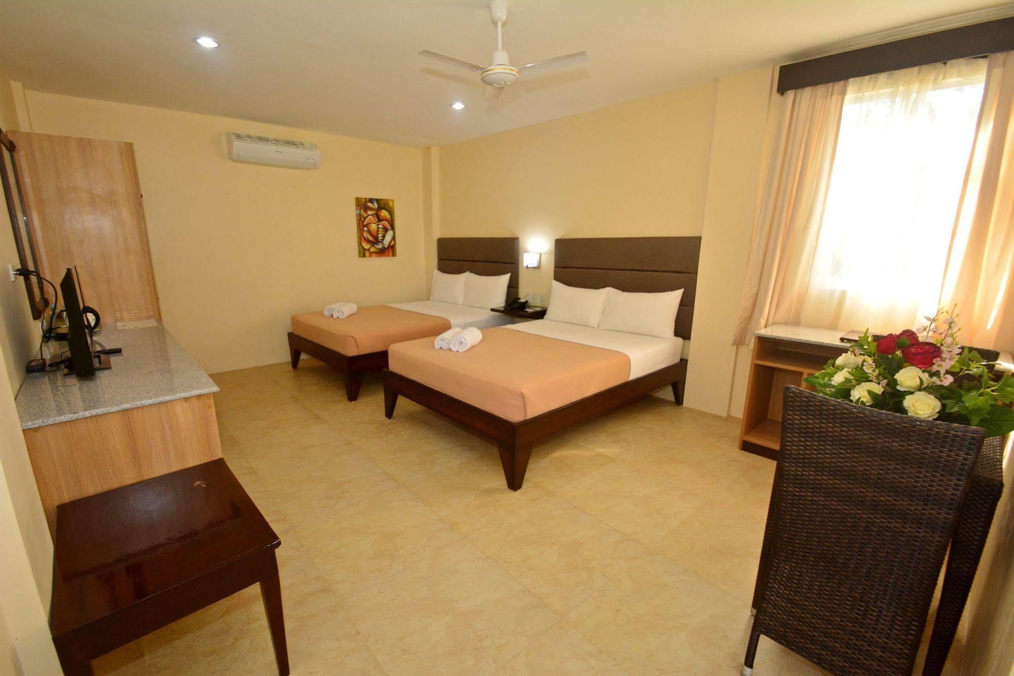 Panglao Regents Park Resort מראה חיצוני תמונה